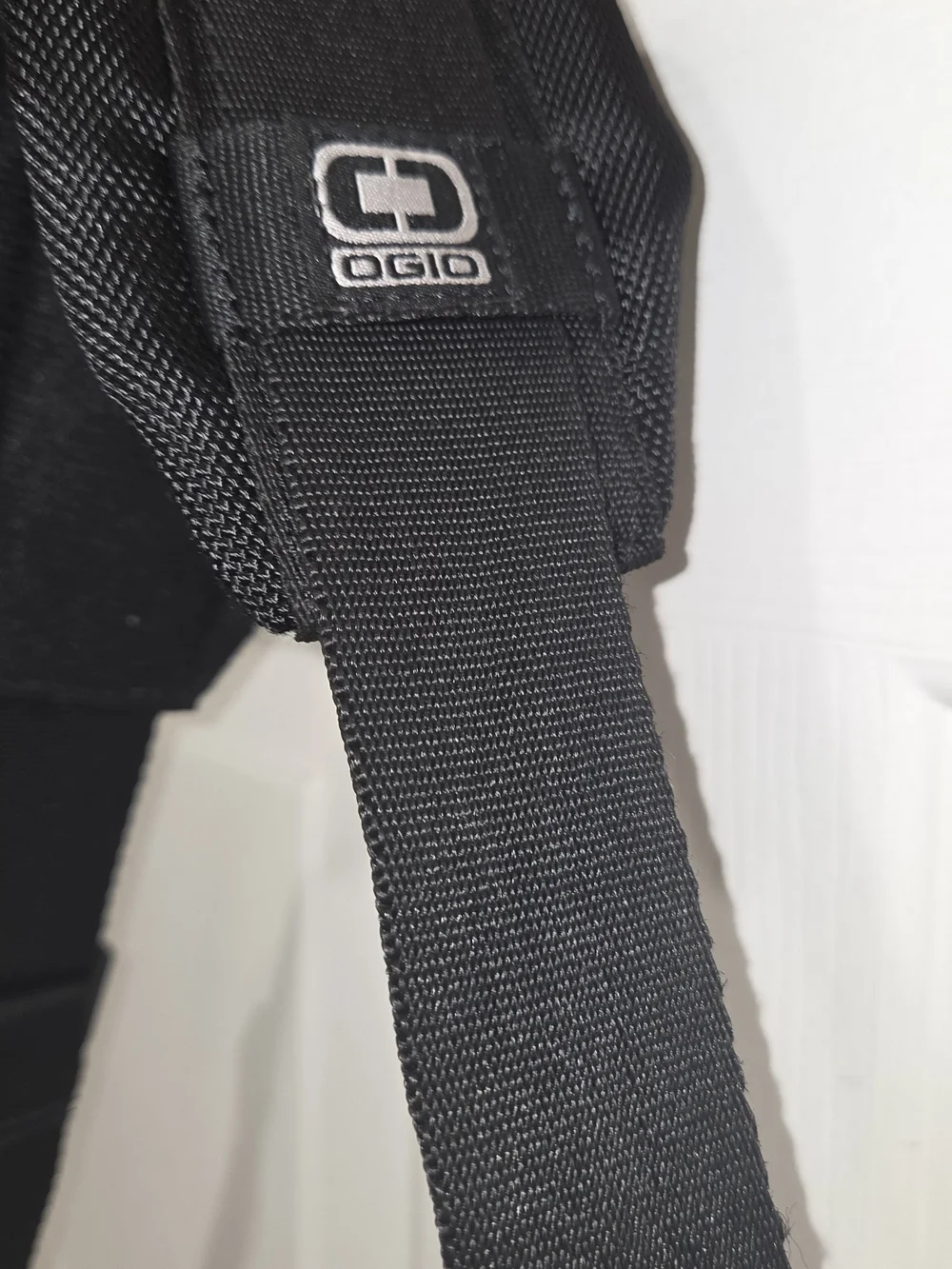 OGIO Vault Messenger Bag in Black with Pockets